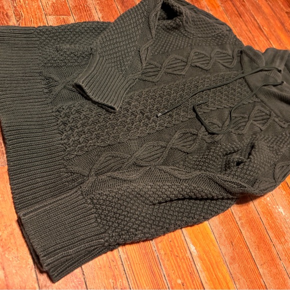 L.L. Bean Women's Sweater in Olive Green size small - Picture 4 of 6